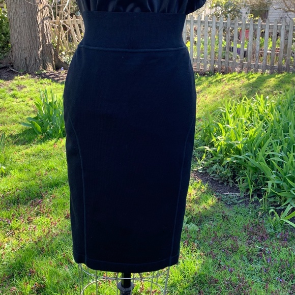 Wolford Black Knit Pencil Skirt - Picture 5 of 11